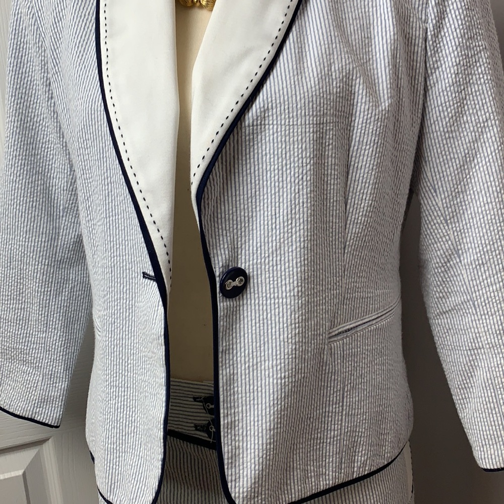 Vintage Harvè Benard Seersucker Blazer - Picture 2 of 14